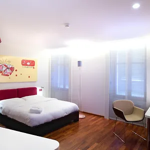 https://la-cour-des-augustins.genevahotels4all.com