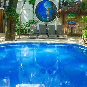 https://luna-blue-hotel-garden.quintano-roohotels.com